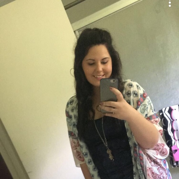 Meet your Posher, Caitlin - Picture 1 of 1